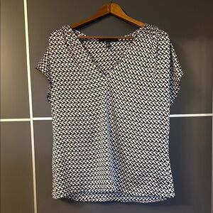 White House Black Market Black and White Cap Sleeve Blouse